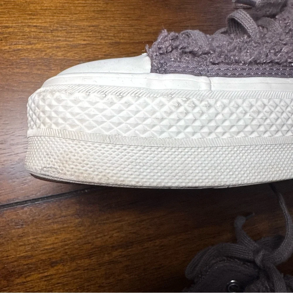 Converse Chuck Taylor All Star Shoes Womens 8.5 Platform Cozy Sherpa Violet Ore‎